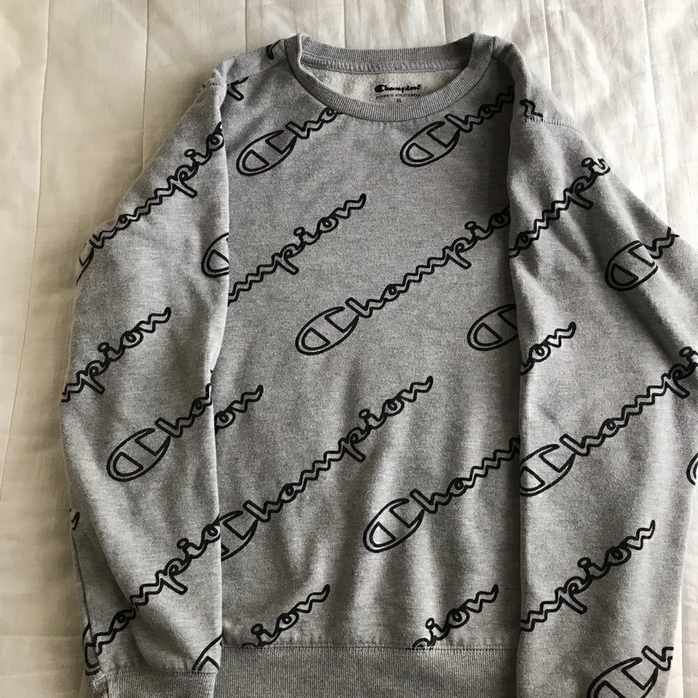 Champions boys crew neck sweatshirt size XL